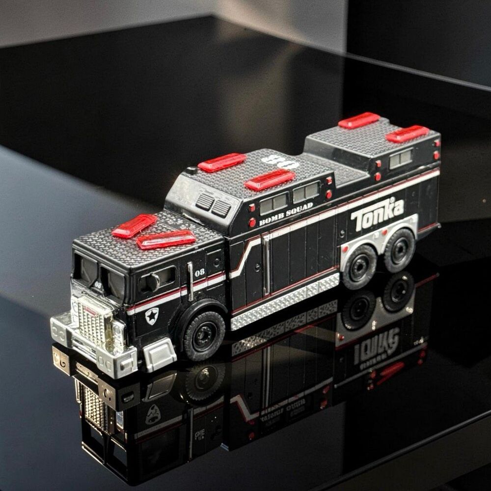2013 Tonka Hasbro  Rescue Rig Bomb Squad Diecast Vehicle A63